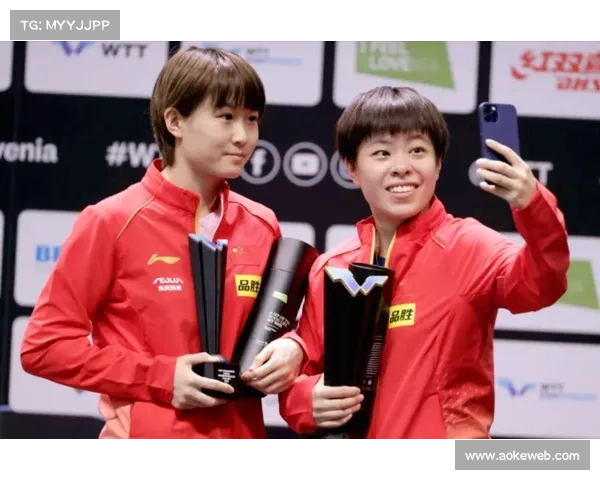 国乒主力现身机场启程前往印度 球迷祈盼平安归来