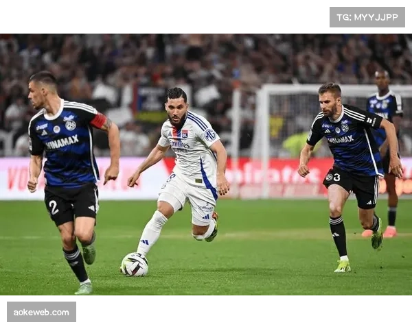 昂热vs南特对攻大战，半场2-1主队领先