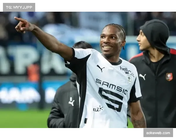 利物浦7000万欧元签下雷恩后卫雅凯,夏窗补强防线 利物浦7000万欧元签下雷恩后卫雅凯,夏窗补强防线