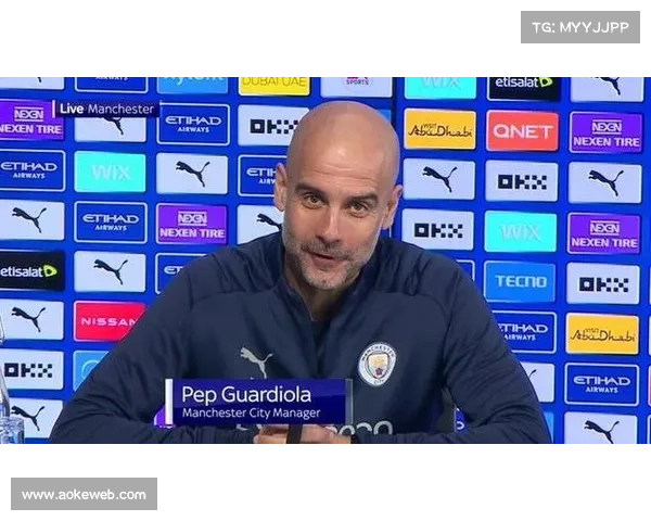 镜头捕捉：瓜迪奥拉场边手持平板电脑，实时查阅对手防线站位热图。